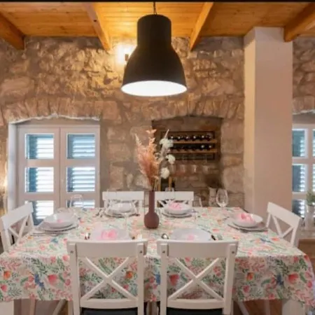 Adorable With Swimming Pool * Imotski